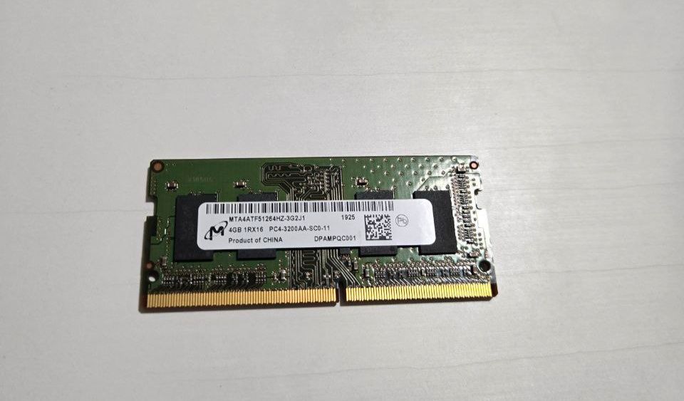 Оперативна пам'ять SODIMM 4Gb DDR4 3200mhz Micron MTA4ATF51264HZ-3G2J1