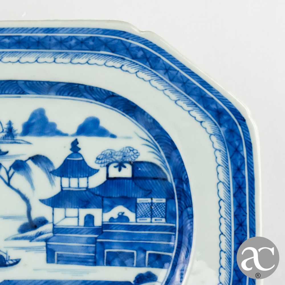 Travessa porcelana China, decoração Cantão período Qianlong séc. XVIII