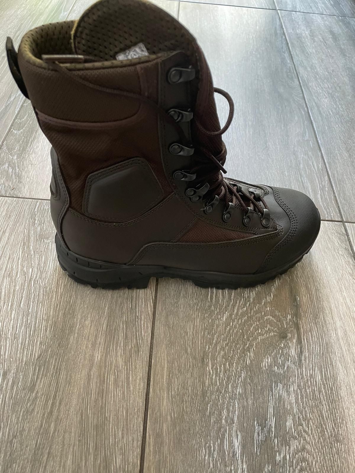 Nowe buty wojskowe letnie brązowe
