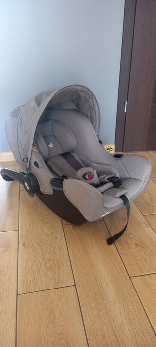 Fotelik samochodowy nosidełko