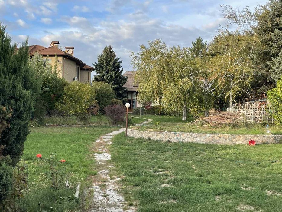 Оренда 2-поверхового будинку перша здача