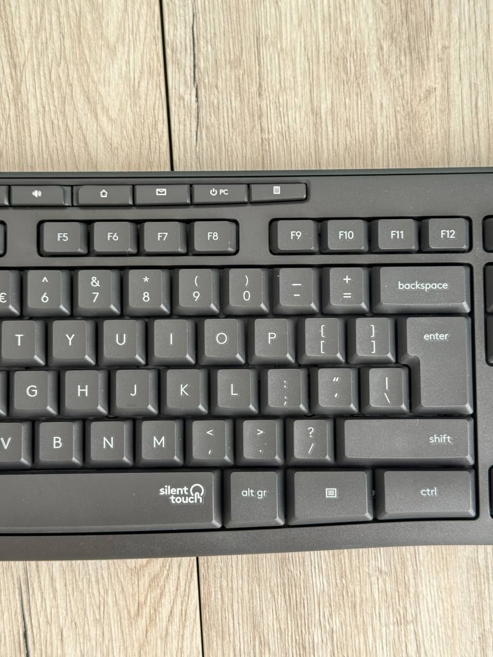 Комплект (клавіатура, миша) Logitech MK295 Wireless Combo Black NL