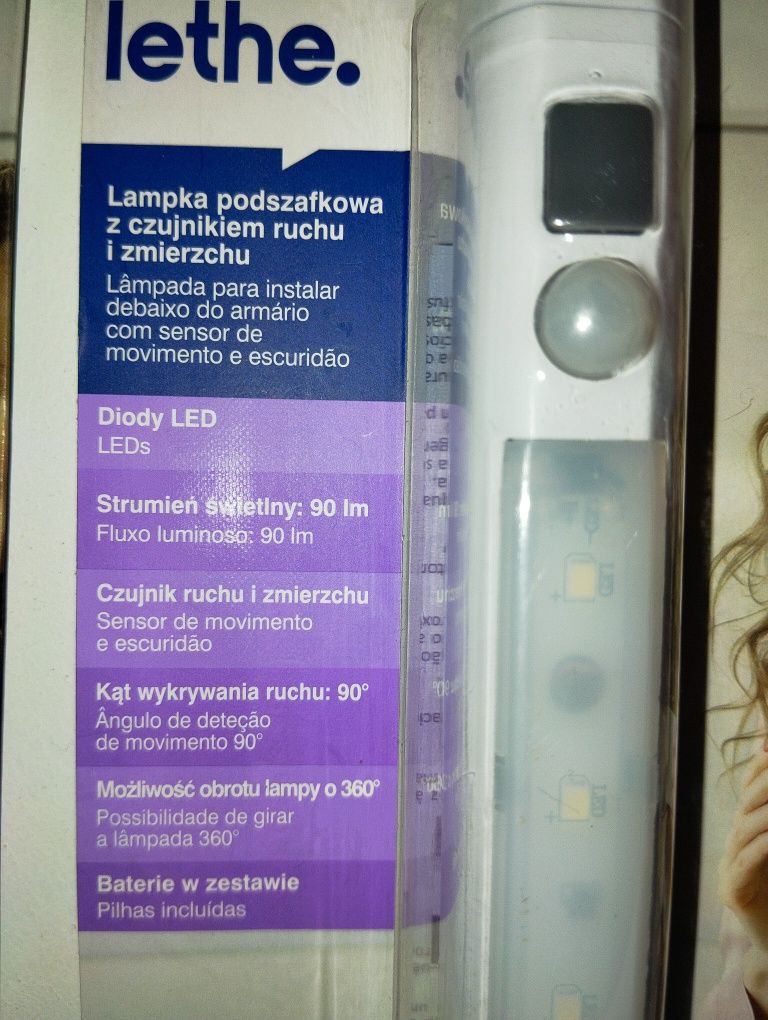 Oświetlenie podszafkowe lampa  LED czujnik ruchu zmierzchu