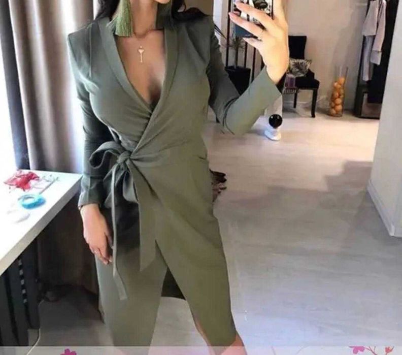 Елегантна сукня-халат міді довжини у кольорі хакі