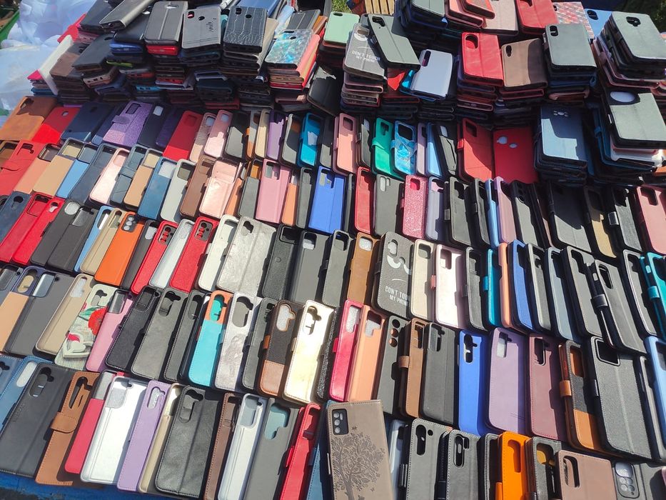 Etui do telefonów. Ponad 2 tysiace sztuk. Pozostałe Akcesoria GSM