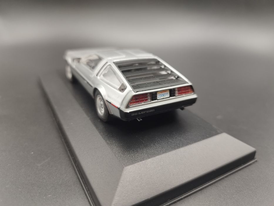 1:43 Altaya DMC DeLorean 1981 Gablotka zastępcza