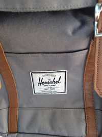 Mochila Herschel Little America com Aba e Espaço para Portátil