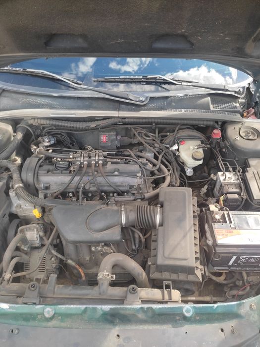 Продам машину Пежо