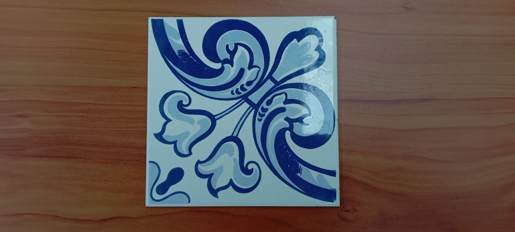 Vendo azulejos variados até o stock acabado