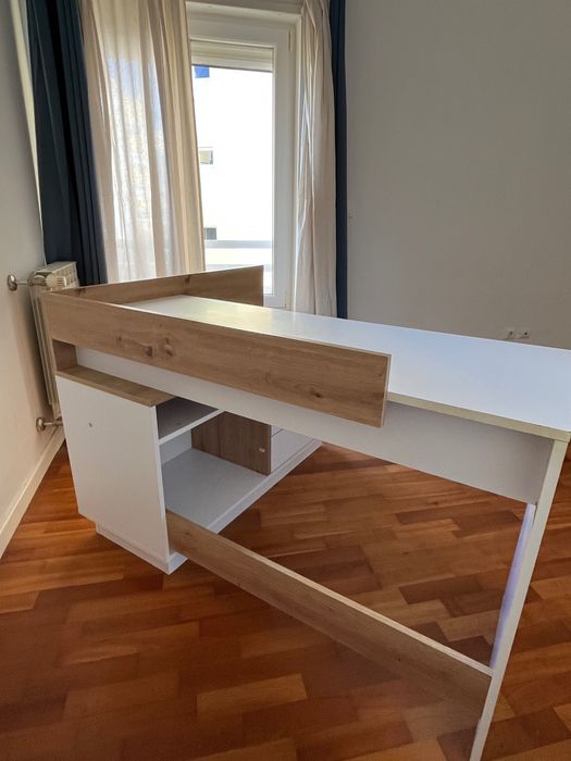 Secretaria como nova