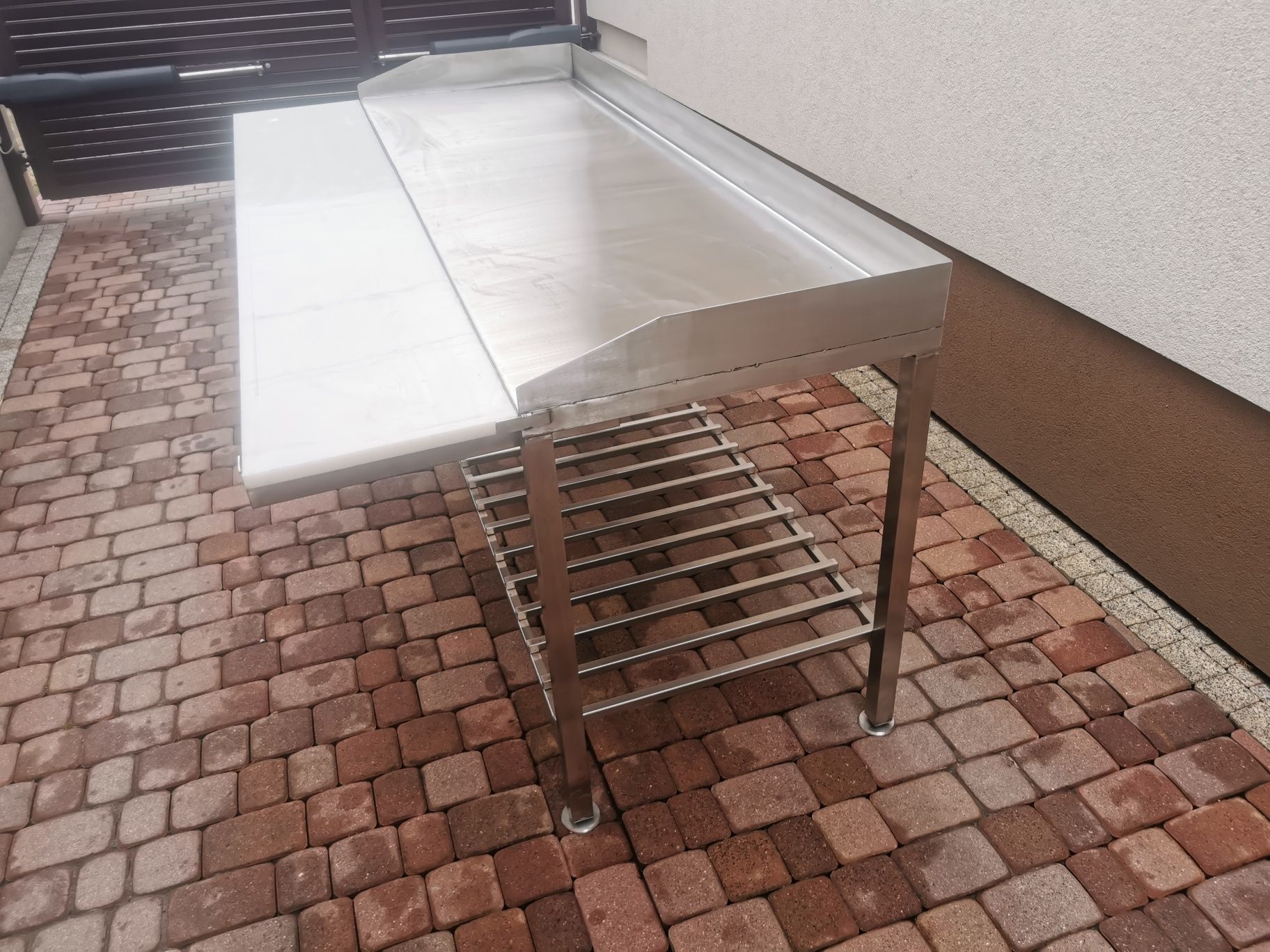 Nowy stół rozbiorowy, produkcyjny itp.