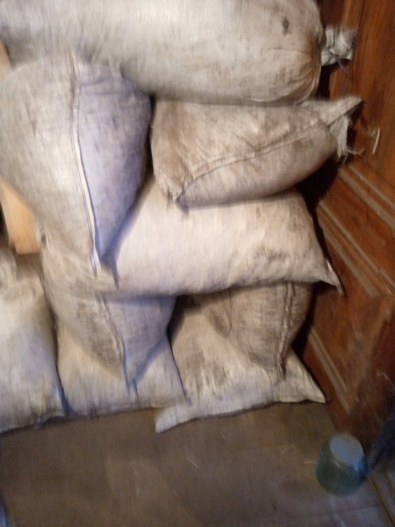 Продам уголь у мішках 400грн.