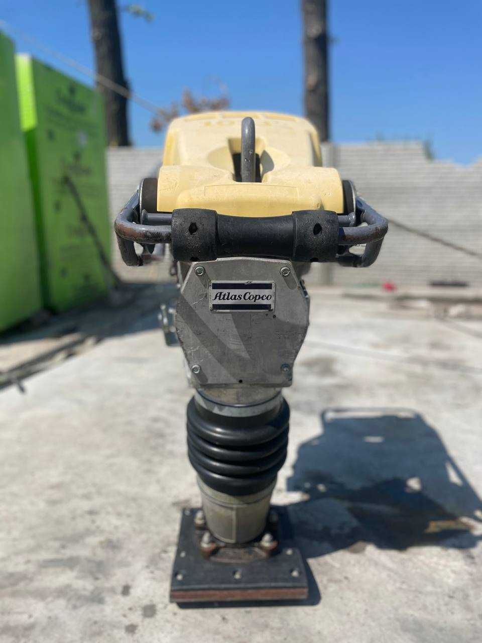 Вібротрамбовка, вібронога Atlas Copco LT700