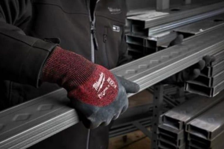 Рукавиці зимові MILWAUKEE, з опором порізам 3 рівня, розмір 9/L, 10/XL