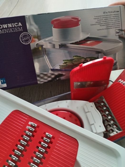Szatkownica do warzyw z pojemnikiem