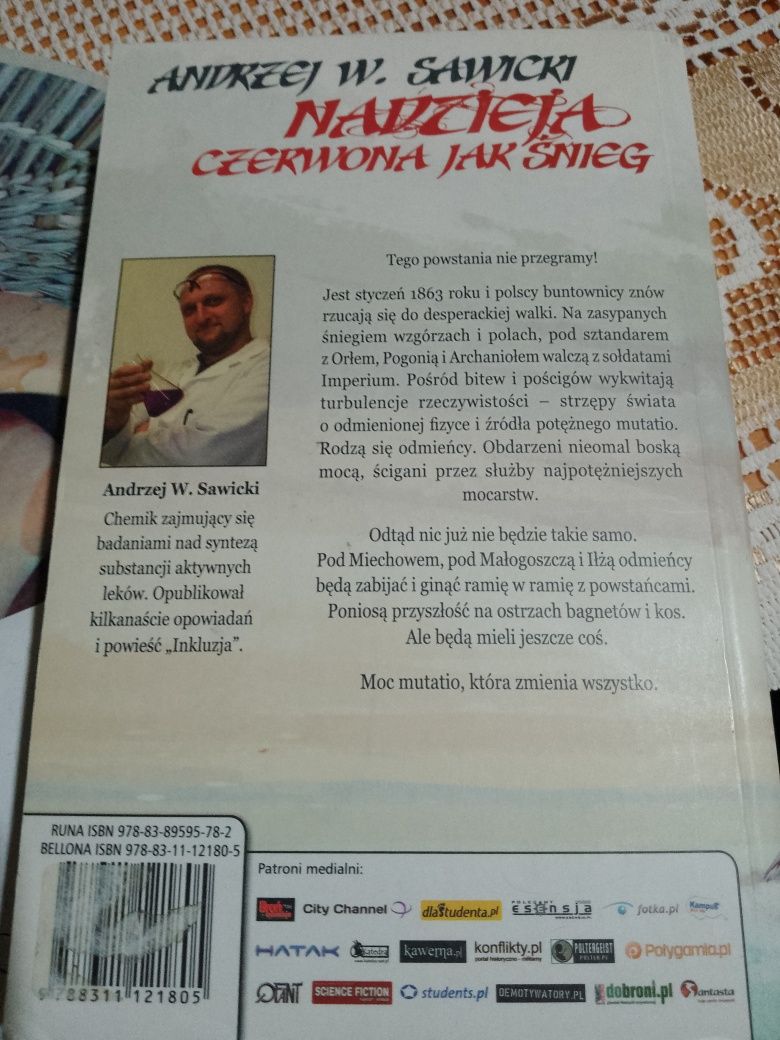 Książka Nadzieja czerwona jak śnieg