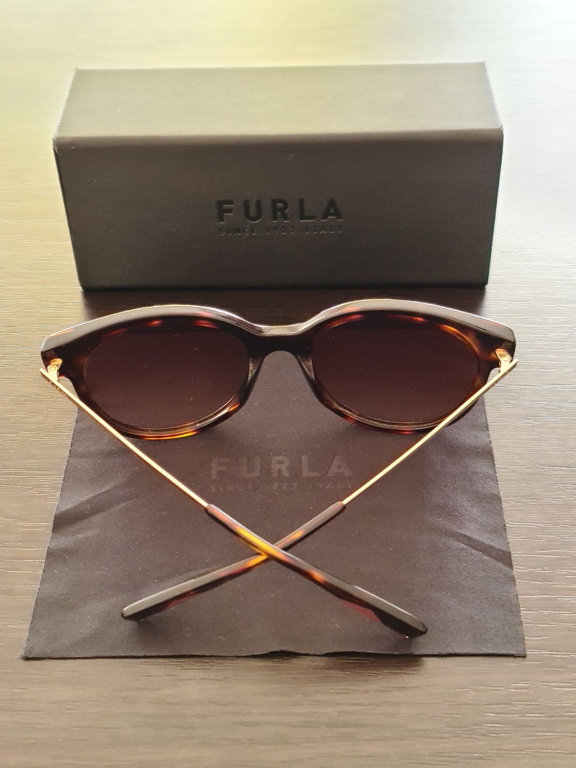 Okulary przeciwsłoneczne Furla SFU341