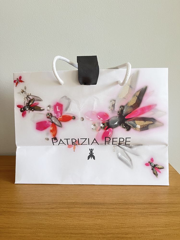 Elegancki czarny notatnik w linie żółte kartki Patrizia Pepe