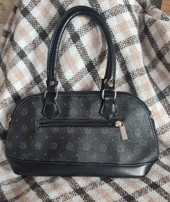 Маленька жіноча сумочка б/в