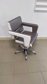 Перукарське крісло ,парикмахерское кресло на пневматиці