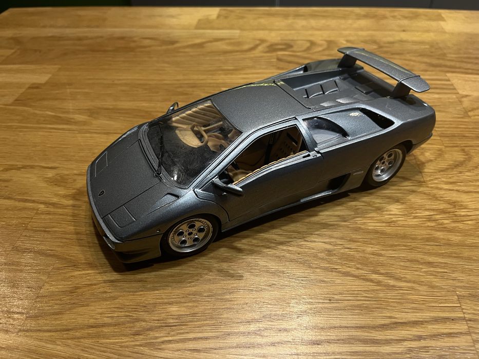 Model Lamborghini Diablo 1/18 burago