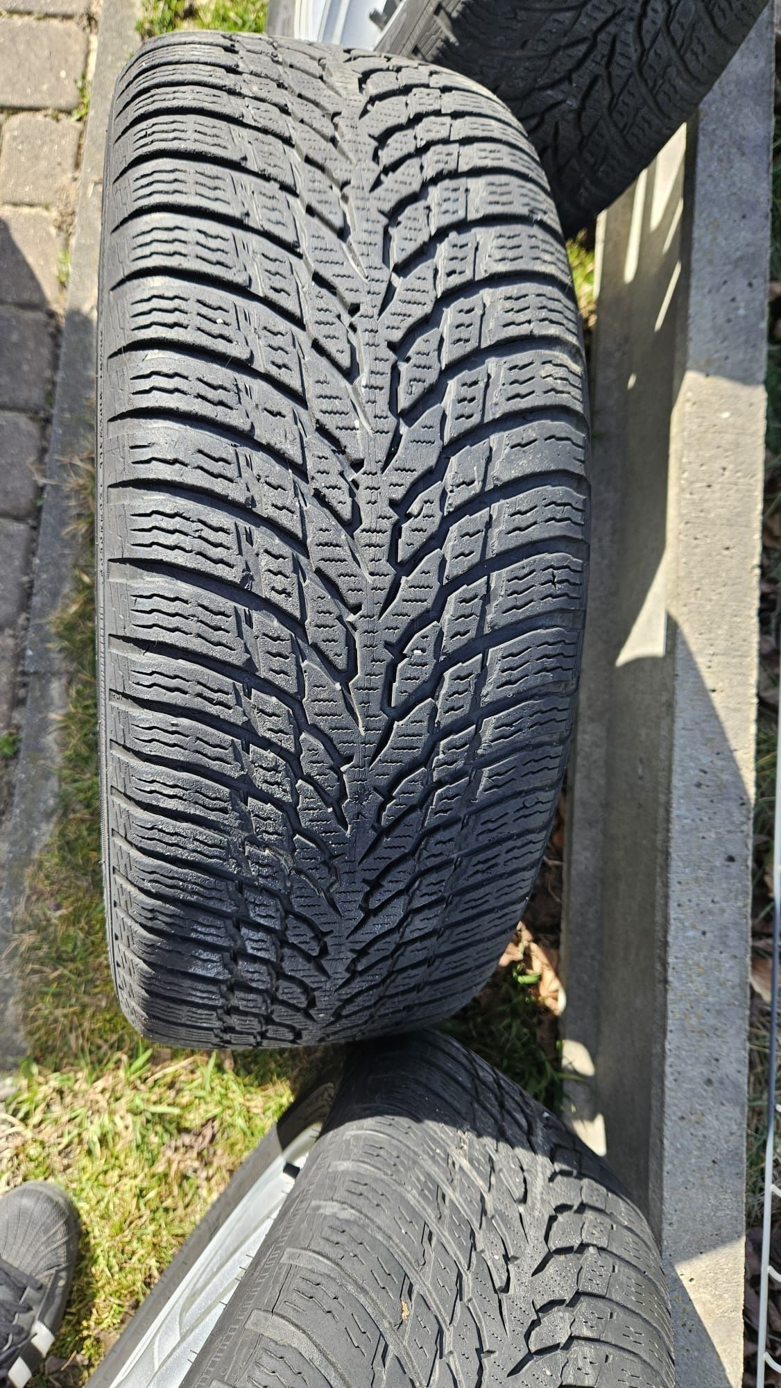 Sprzedam oryginalne felgi aluminiowe 16 Ford  z oponami zimowymi!!!