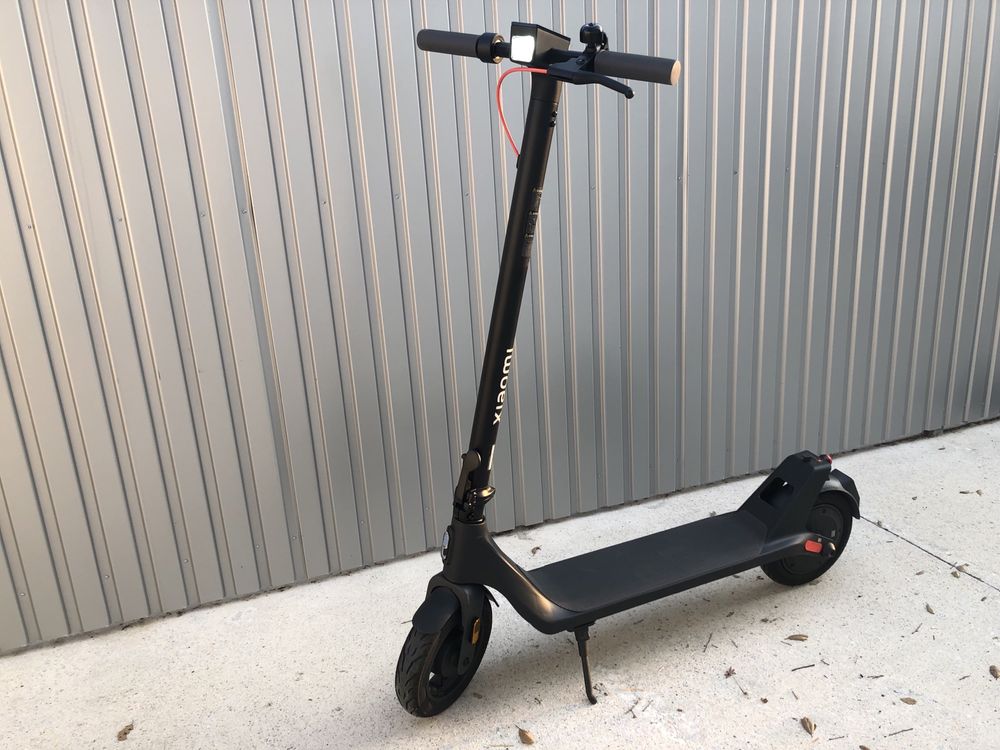 Trotinete Elétrica Xiaomi Mi Electric Scooter 4 Lite (Gen 2) Preta