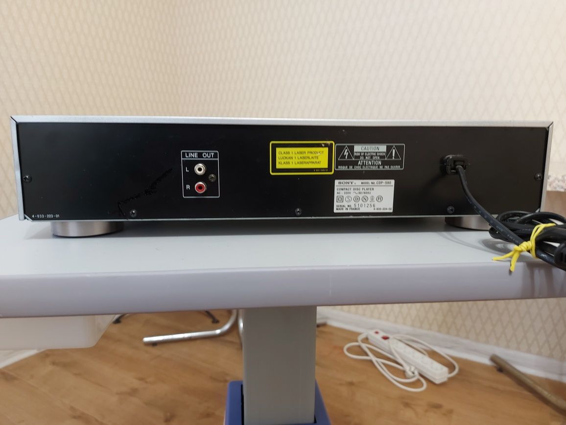 СД-плеер SONY , model: no. CDP-590