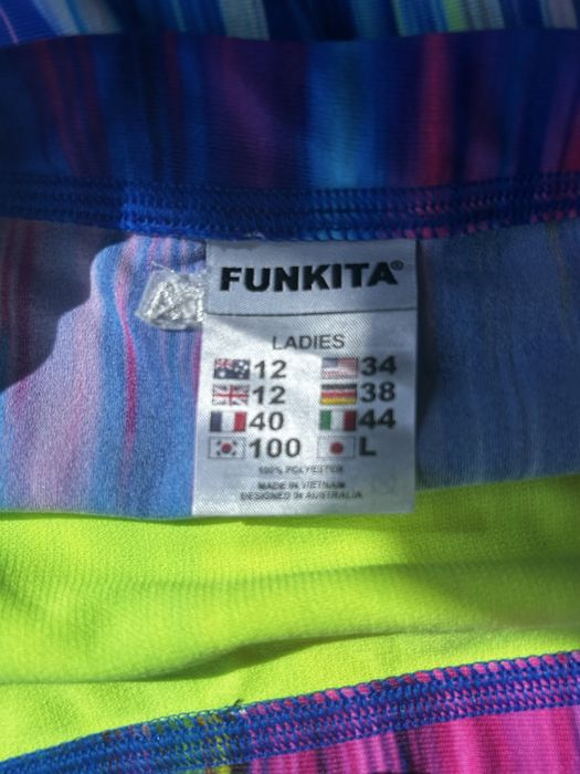 Продам роздільний купальник "Funkita" р. Ladis 12