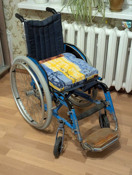 Отдам инвалидную коляску