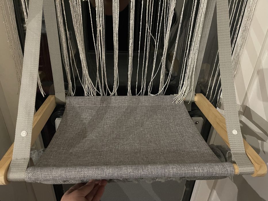 Hamak na okno dla kota