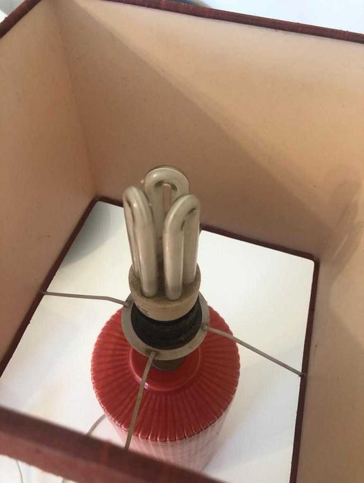 candeeiro laranja em cerâmica com oferta de outro abajur