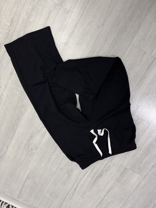 Чорні широкі штани