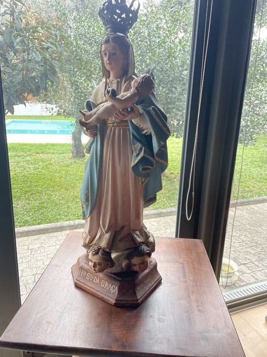 Nossa senhora das graças em madeira com menino Jesus