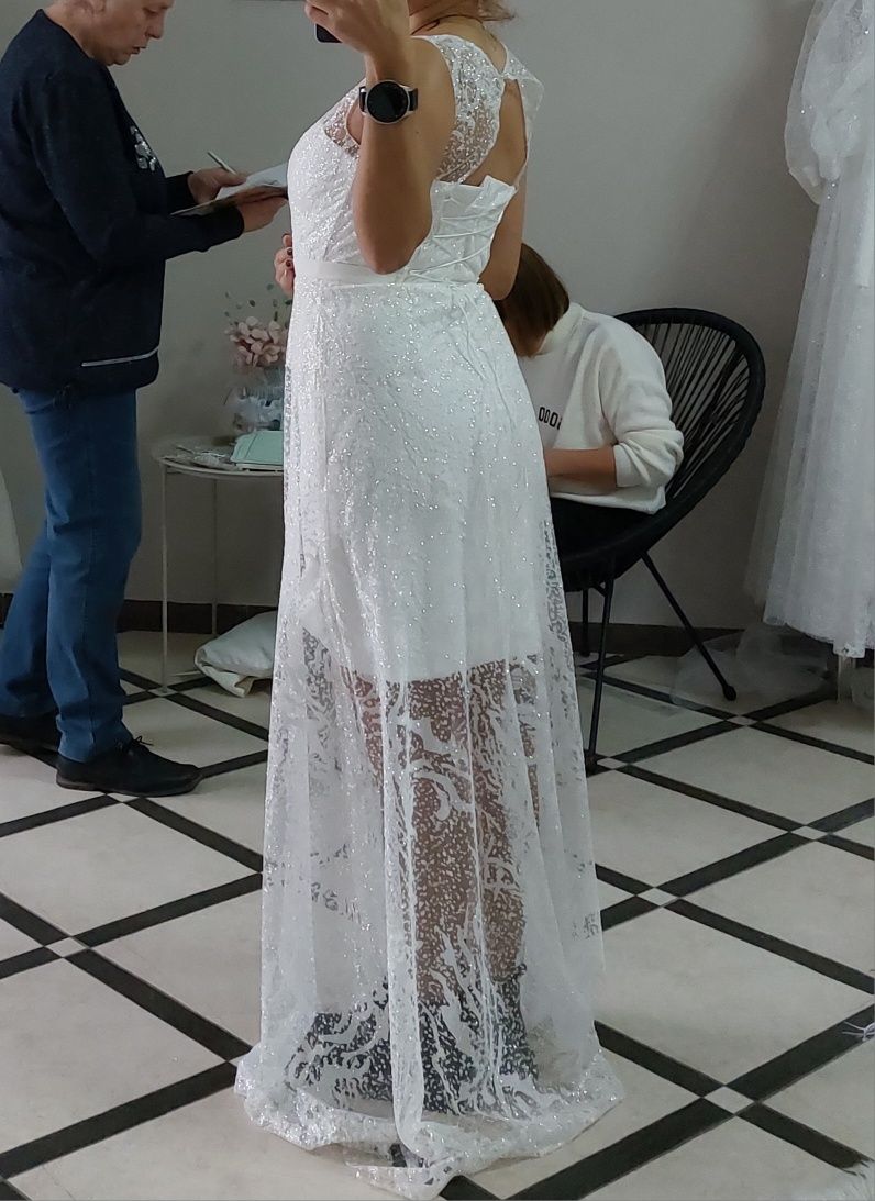 Продам весільну сукню