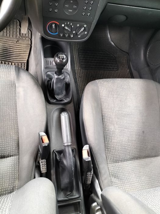 Opel corsa c 1300 comercial