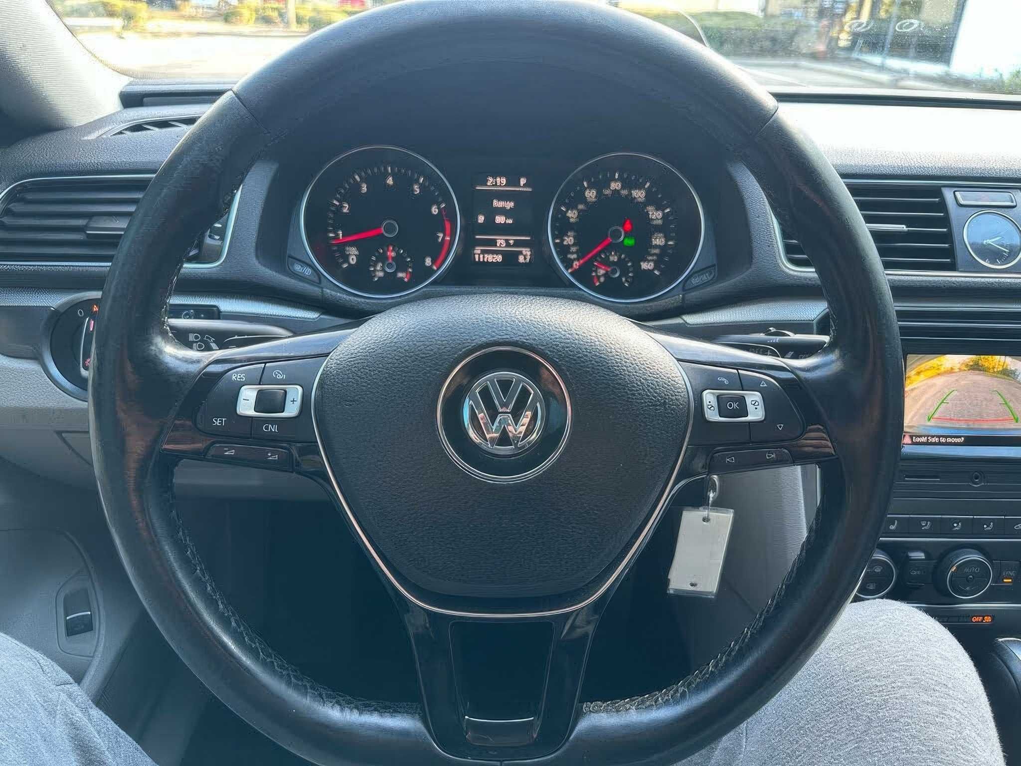 2016 Volkswagen Passat R-Line