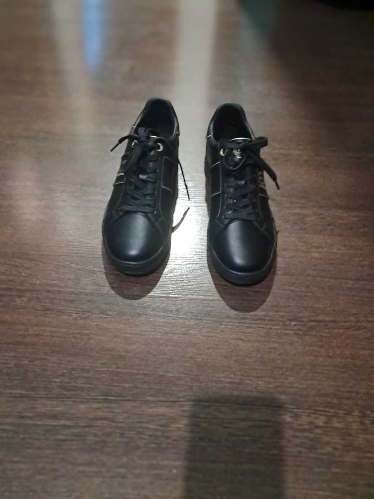 кеди Emporio Armani.  Р 42   2/3