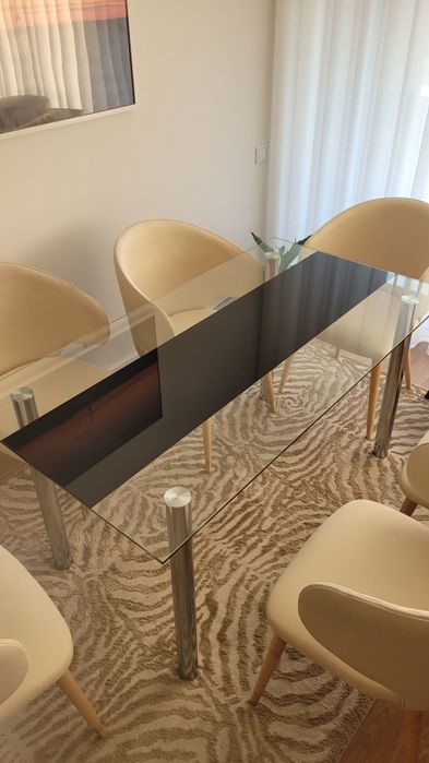 Mesa de jantar de vidro