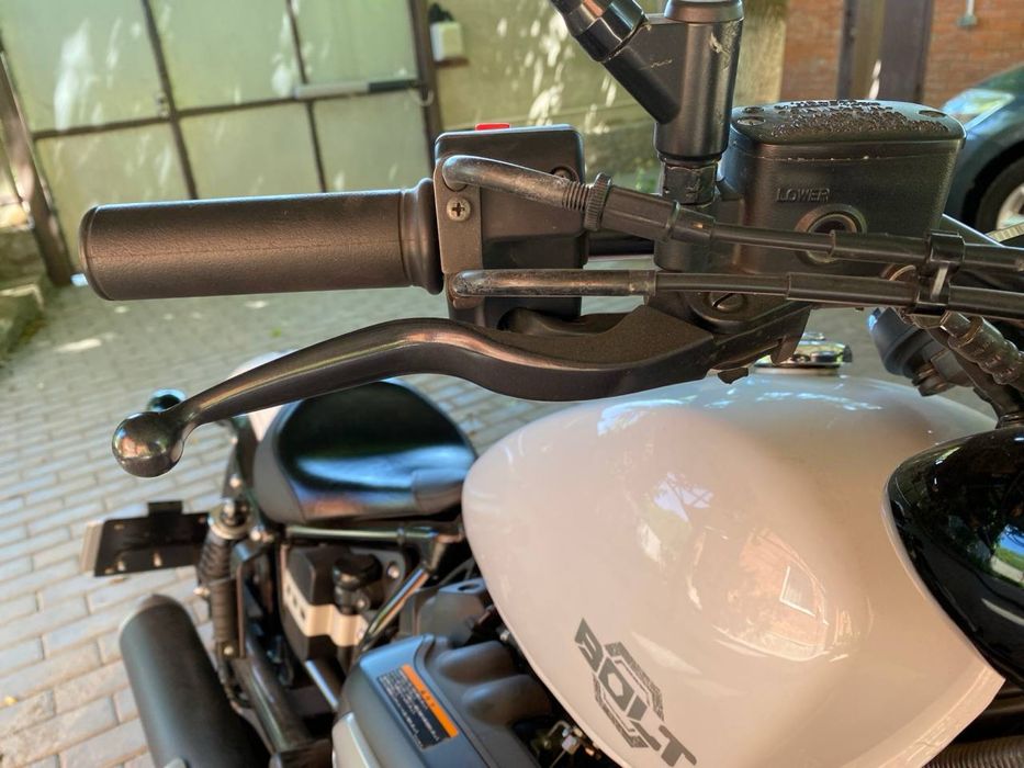 Yamaha Bolt XV950R Официал состояние Новый 6500км