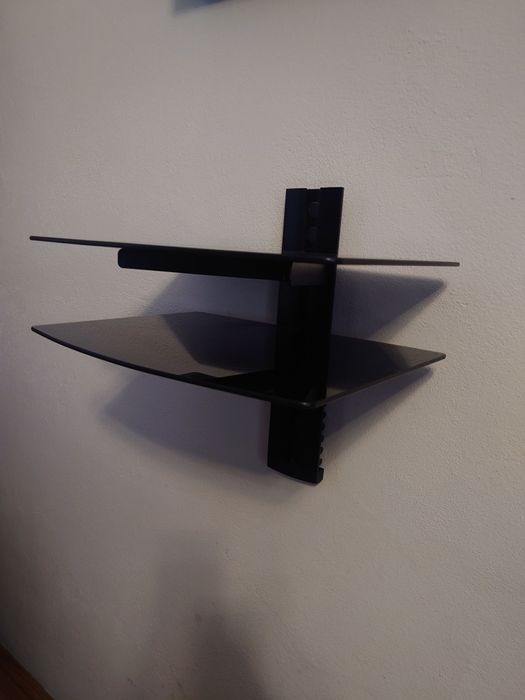 Półka wisząca pod telewizor