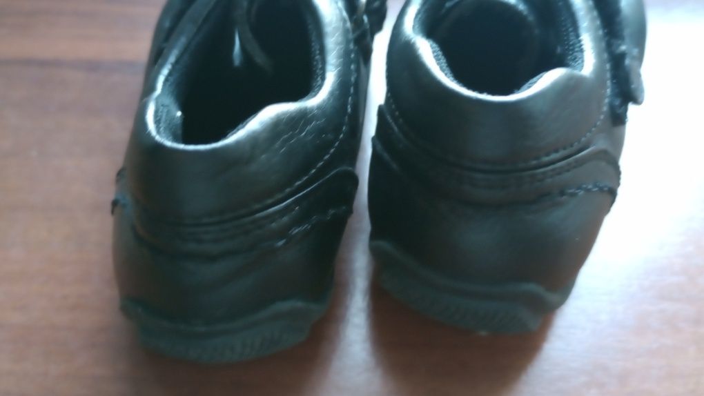 Buty mokasyny chłopięce r. 24 (7) na rzep