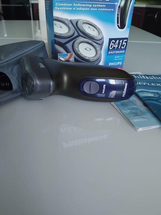 Єлектрична бритва Philips