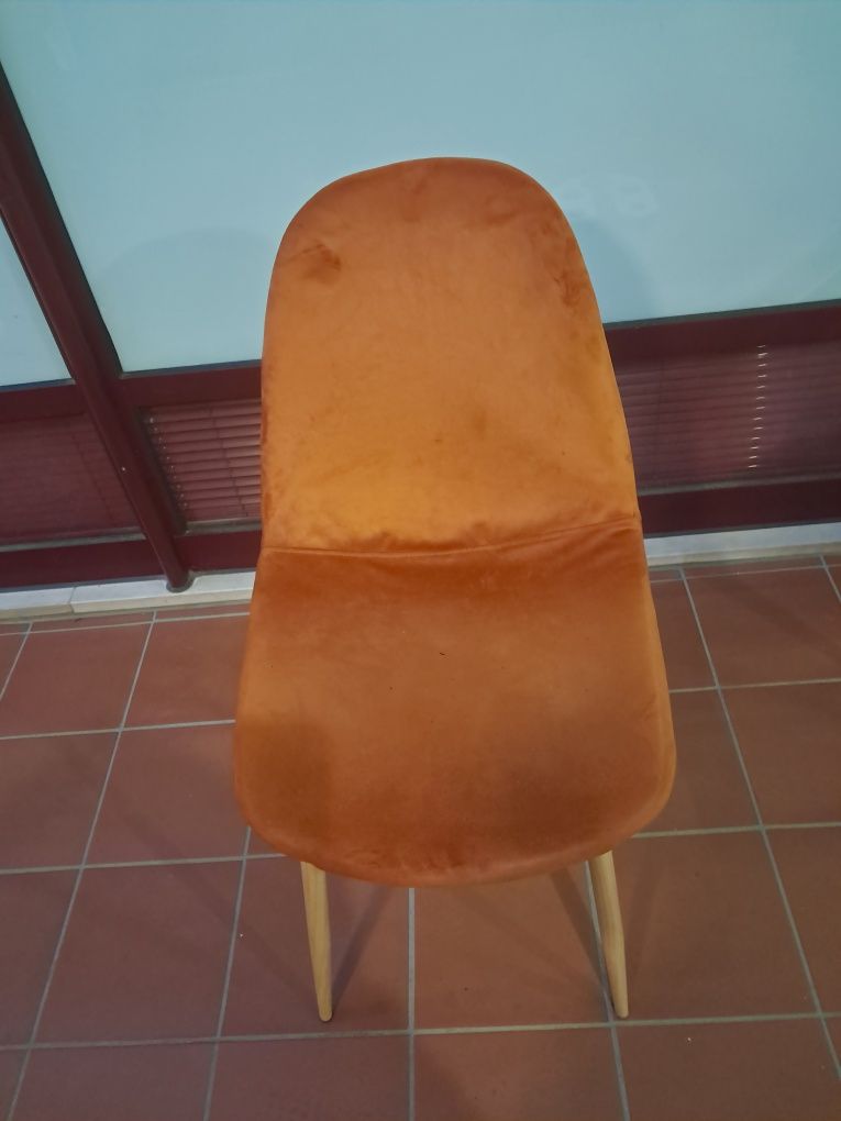 Cadeira em veludo
