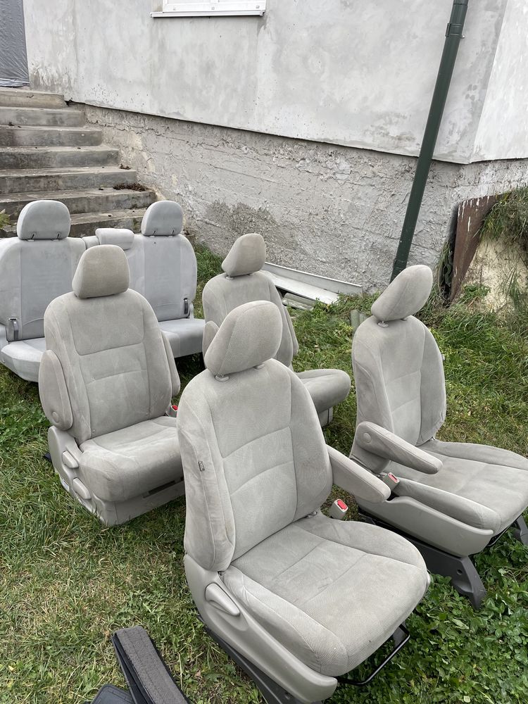 Toyota Sienna сидіння