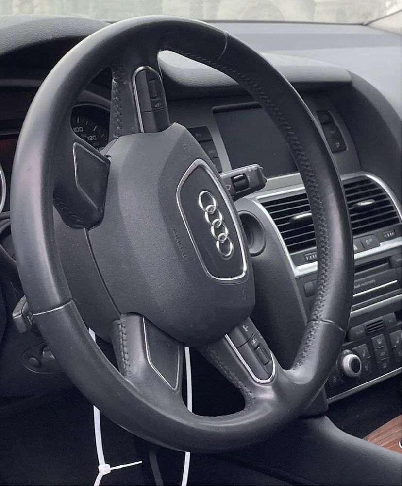 Капот Audi Q7 4l 2015 рік