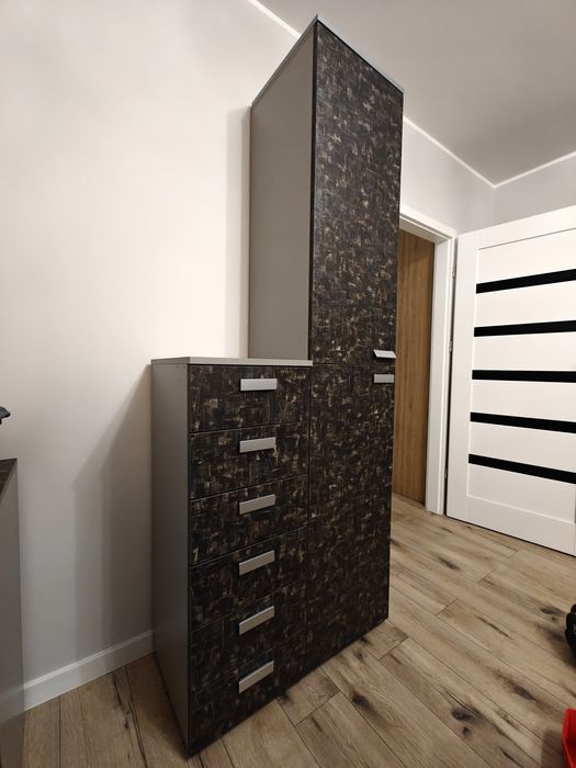 Szafka biurowa na segregatory i szuflady