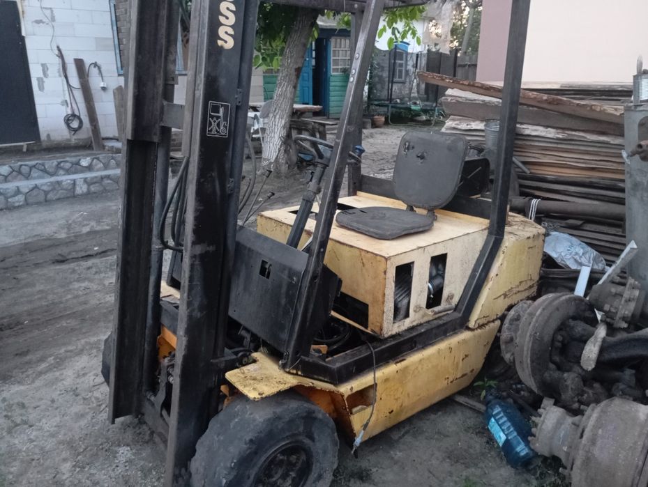 Дизельний навантажувач boss