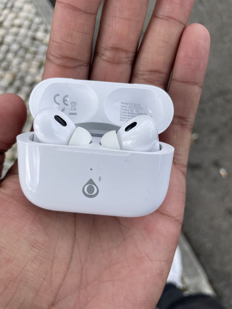 Air pods pro!!!!!!