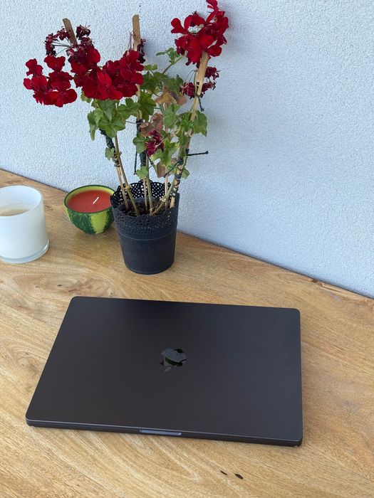 Apple MacBook Pro 16” M3 Pro / 36 GB RAM / 512GB SSD